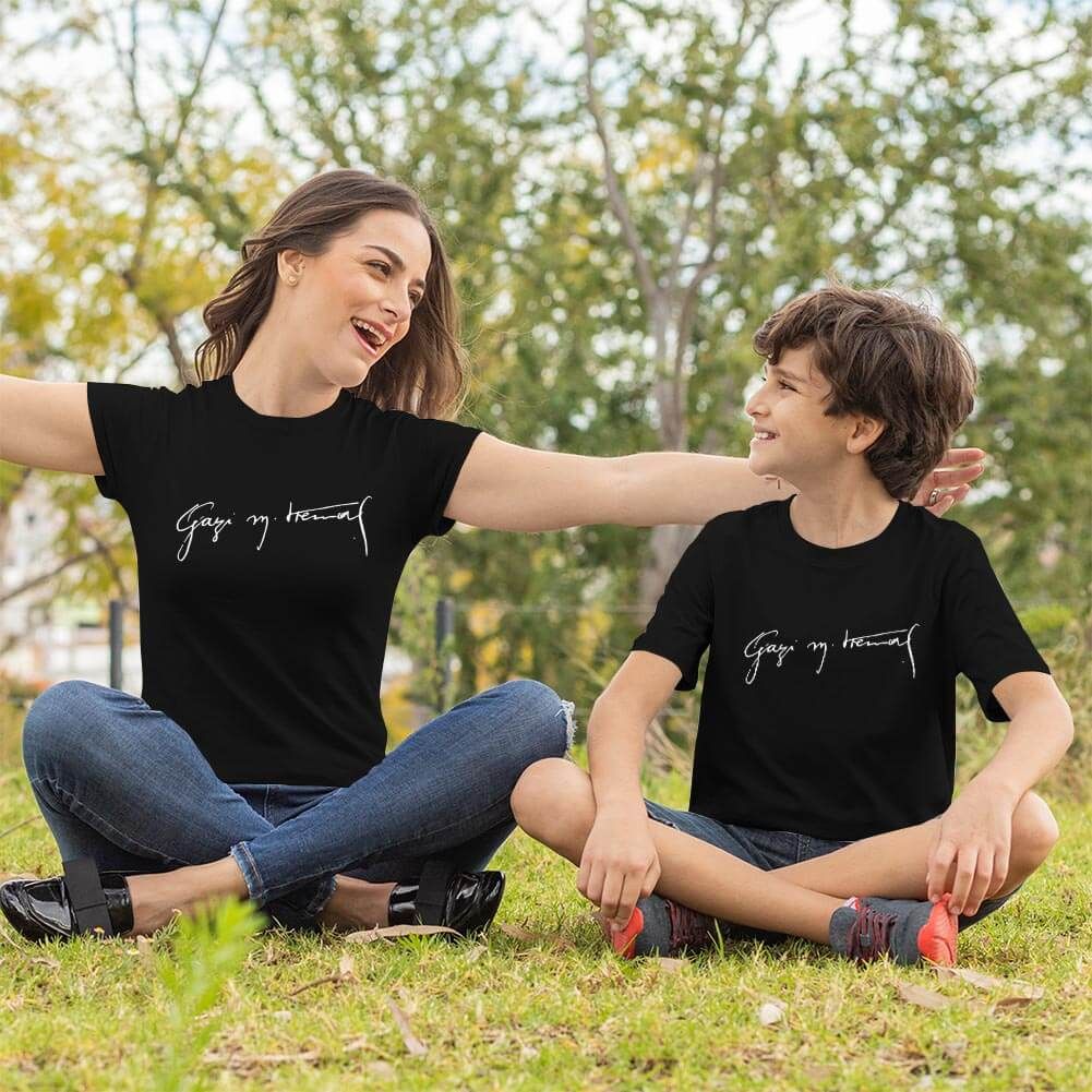Mustafa Kemal Atatürk İmzalı Anne Erkek Çocuk Tişört Kombini