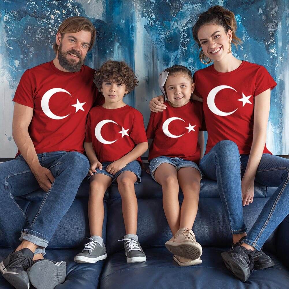 Ay Yıldız Aile Tişört Kombini