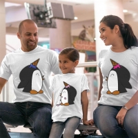 Penguen Baskılı Anne Baba ve Kız Çocuk Tişört Kombini
