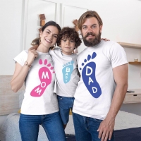 Ayak Baskılı Anne Baba Erkek Çocuk Tişört Kombini