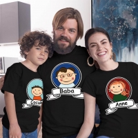 Anne Baba ve Erkek Çocuk Resimli Tişört Kombini - 3