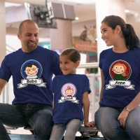 Anne Baba ve Kız Çocuk Resimli Tişört Kombini - 4