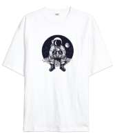 Aydaki Astronot Beyaz Oversize Unisex Tişört - Tisho